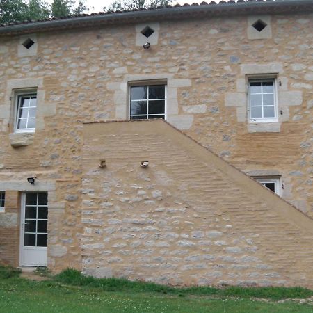 Location Meublee Au Milieu D'Un Ecrin De Verdure Aux Vieux Fours Noaillac Екстер'єр фото