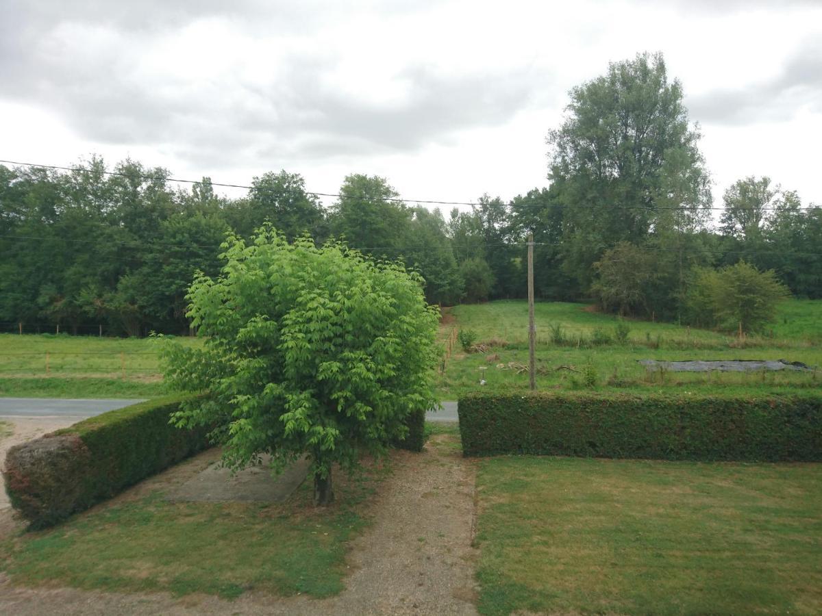 Location Meublee Au Milieu D'Un Ecrin De Verdure Aux Vieux Fours Noaillac Екстер'єр фото